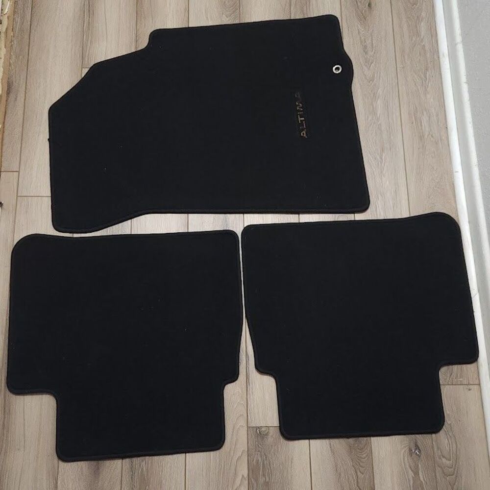 13-18 Genuine Nissan Altima Floor Mats OEM Carpet Pads Liners Rubber-Backed